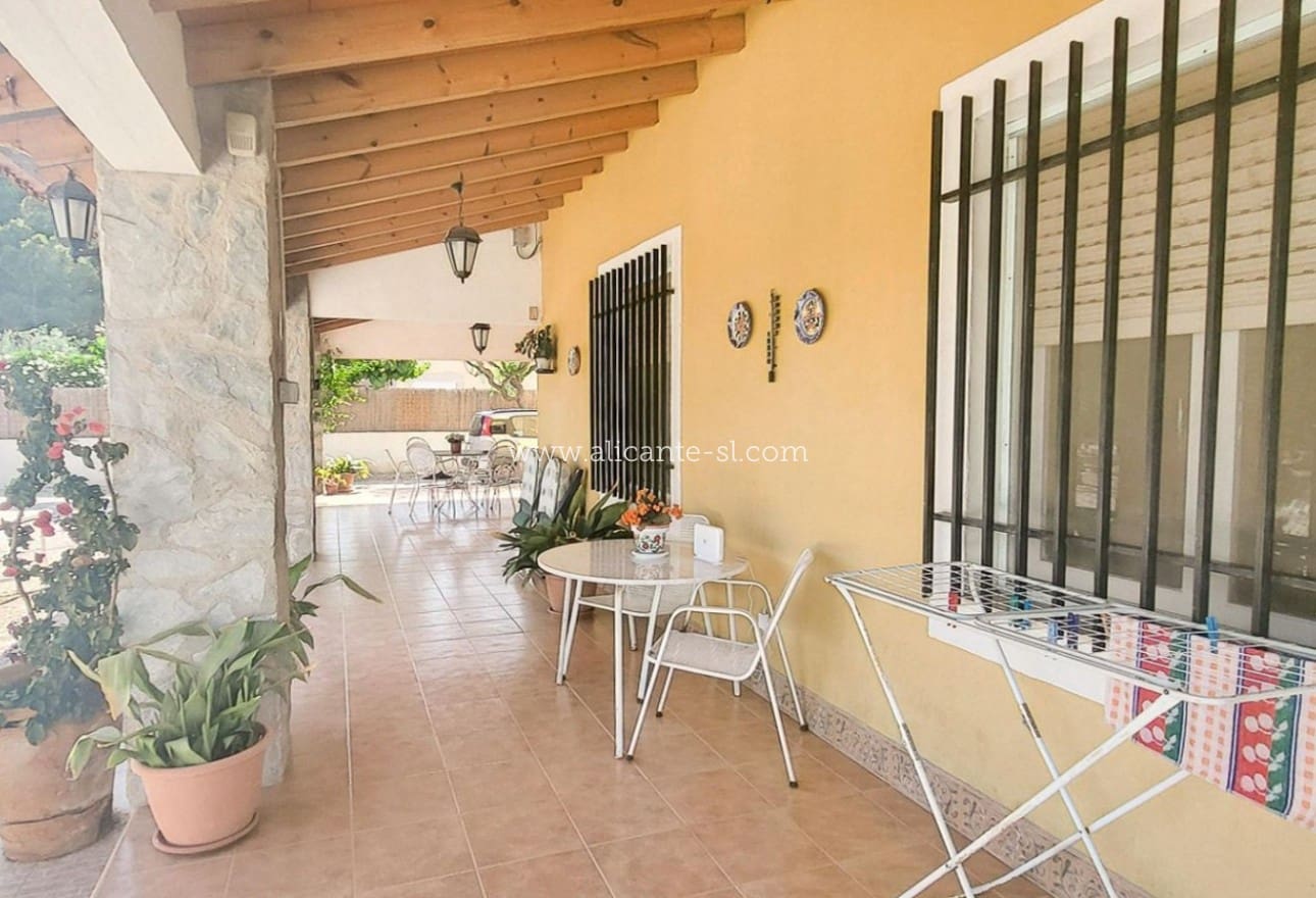 4 chambre Villa/Maison à vendre à Novelda avec piscine - 279 950 € (Ref: 10039243)