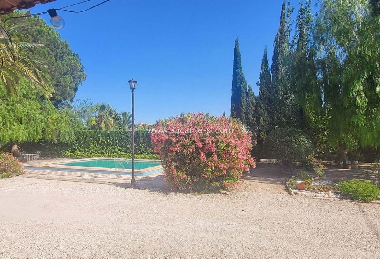 4 chambre Villa/Maison à vendre à Novelda avec piscine - 279 950 € (Ref: 10039243)