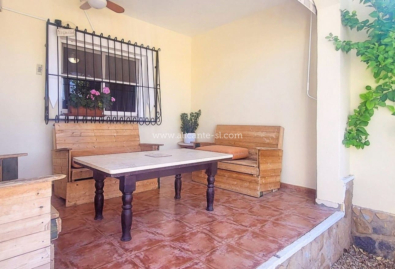 3 bedroom Villa for sale in L'Alguena / Alguenya with garage - € 165,000 (Ref: 10039244)