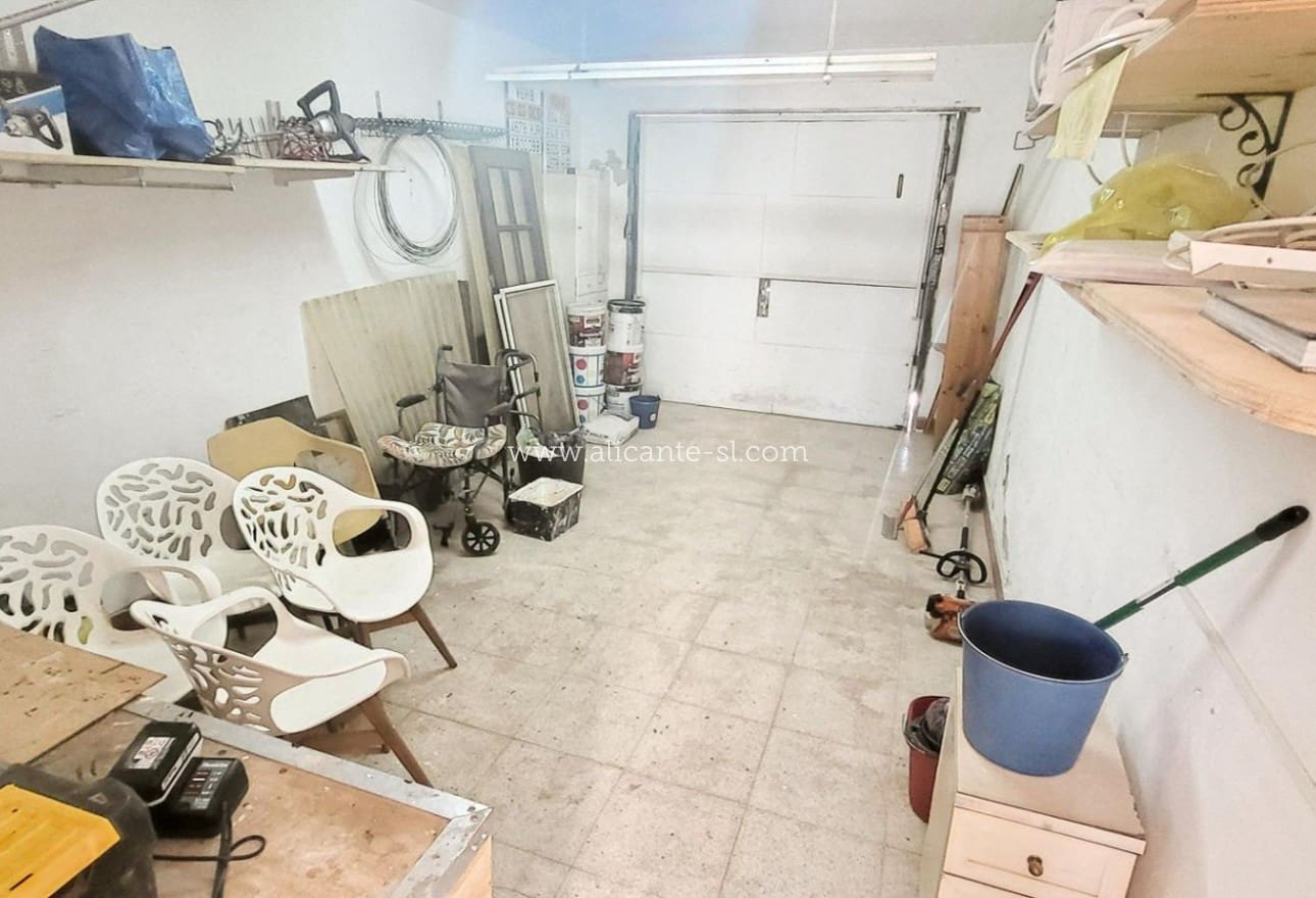 3 bedroom Villa for sale in L'Alguena / Alguenya with garage - € 165,000 (Ref: 10039244)