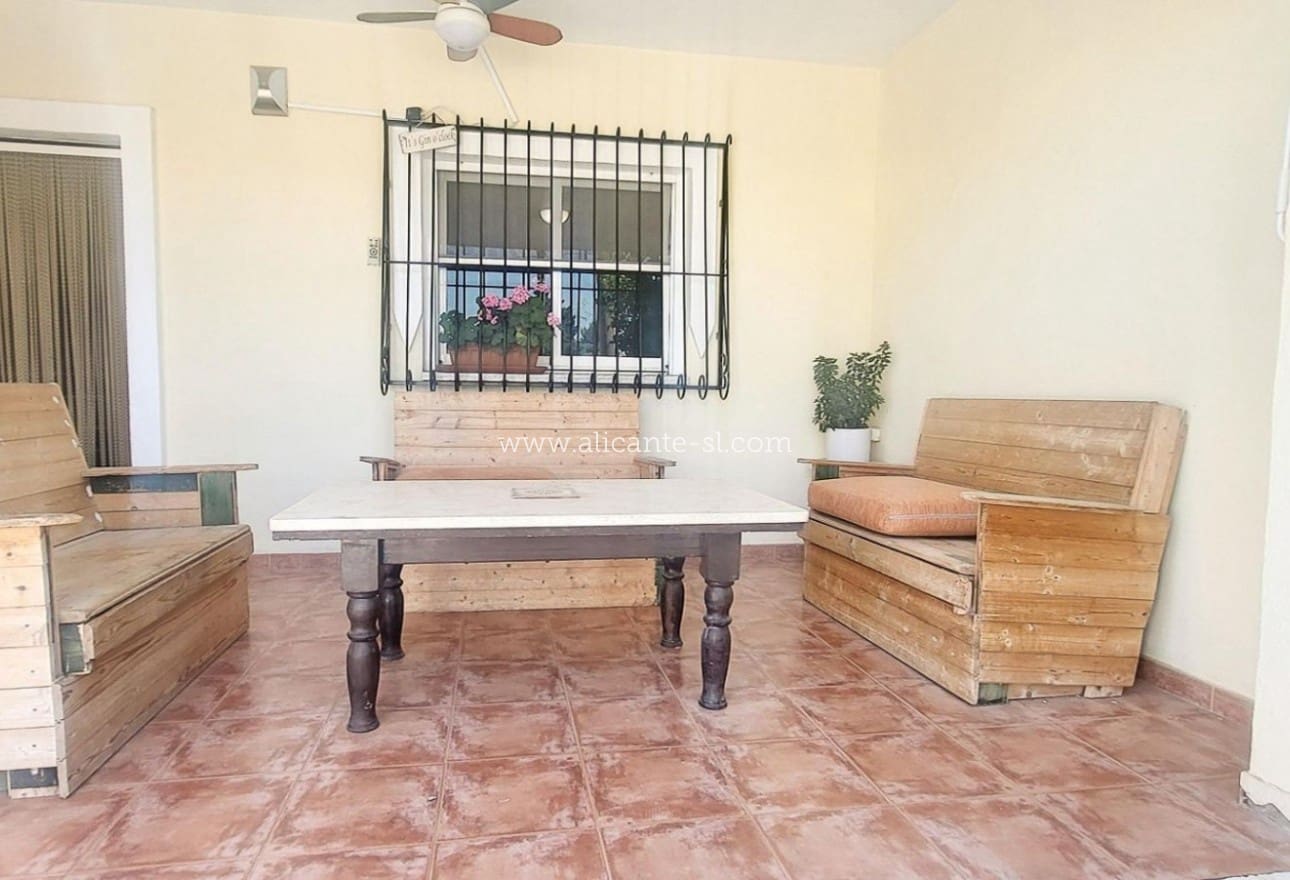 3 bedroom Villa for sale in L'Alguena / Alguenya with garage - € 165,000 (Ref: 10039244)