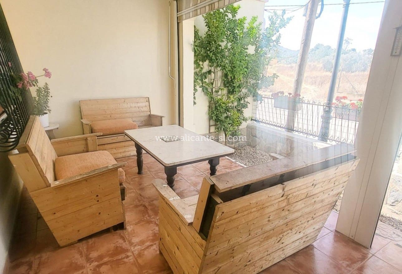 3 bedroom Villa for sale in L'Alguena / Alguenya with garage - € 165,000 (Ref: 10039244)