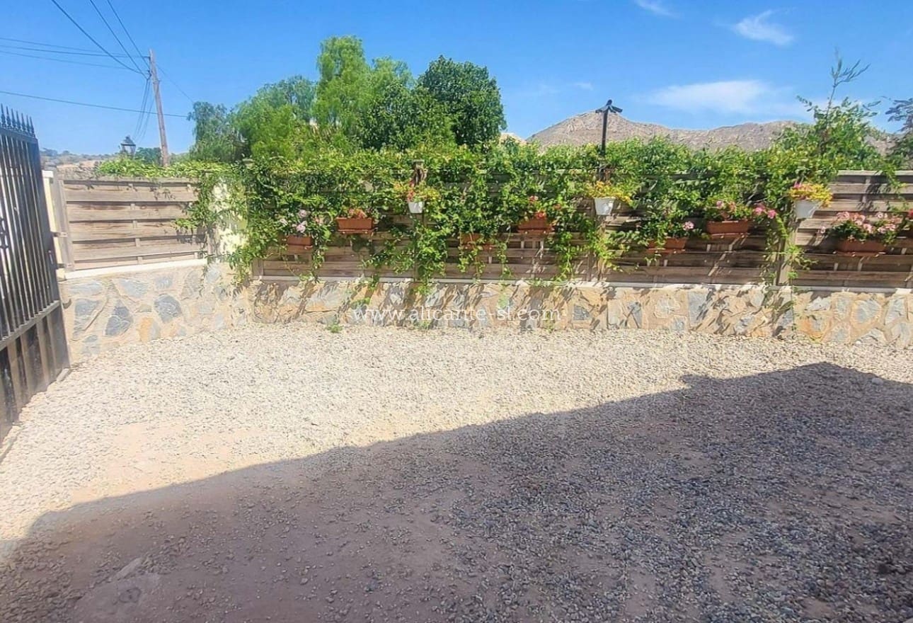 3 bedroom Villa for sale in L'Alguena / Alguenya with garage - € 165,000 (Ref: 10039244)