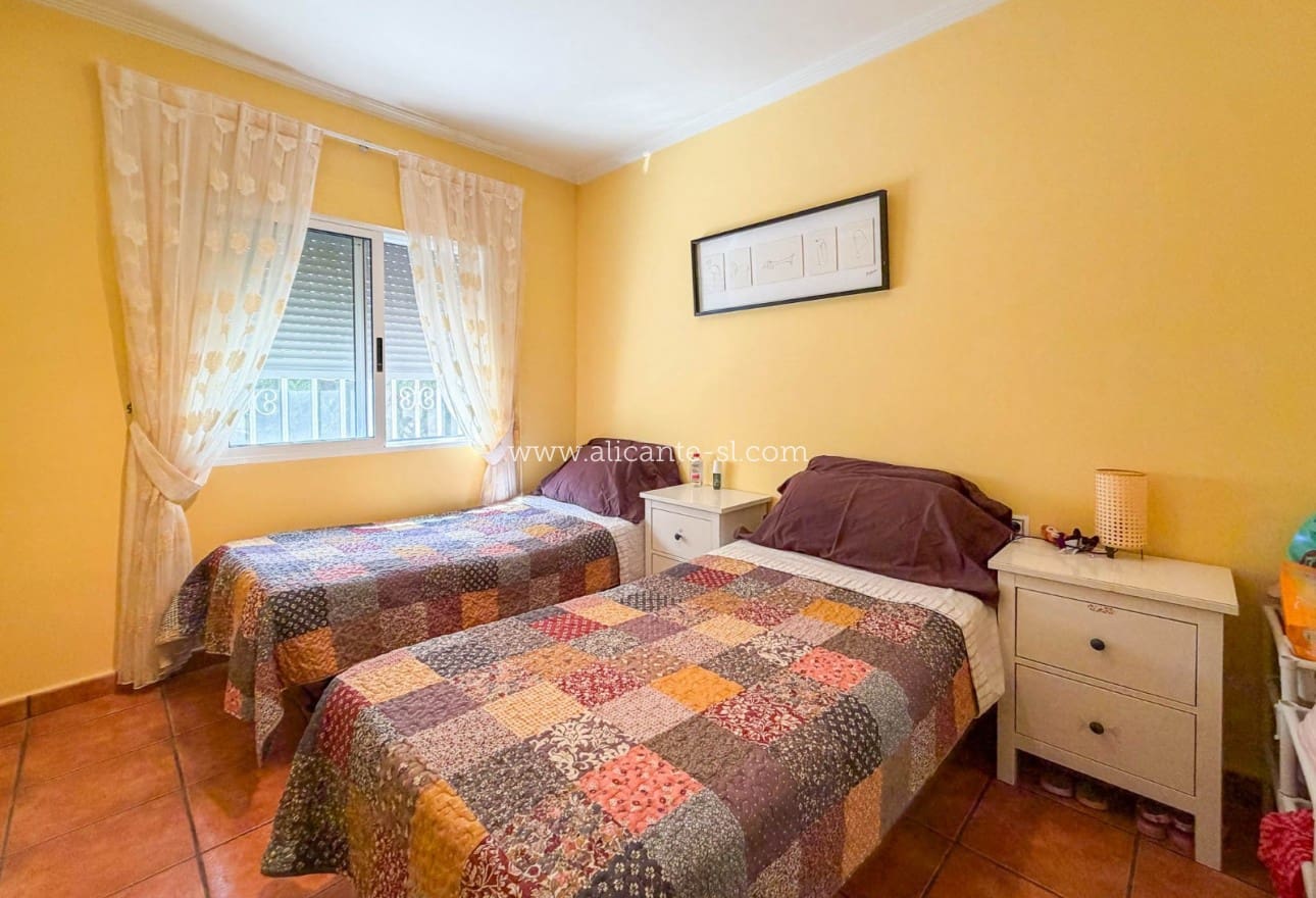 5 Zimmer Villa zu verkaufen in Hondon de los Frailes mit Pool Garage - 429.950 € (Ref: 10054440)