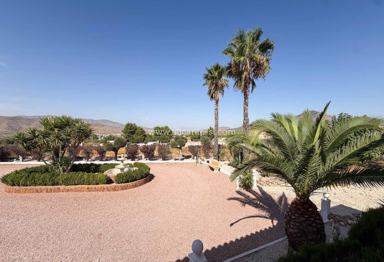 5 Zimmer Villa zu verkaufen in Hondon de los Frailes mit Pool Garage - 429.950 € (Ref: 10054440)