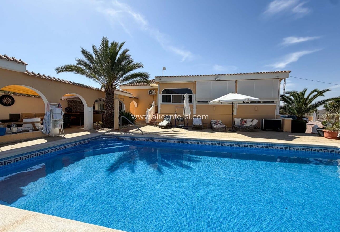5 Zimmer Villa zu verkaufen in Hondon de los Frailes mit Pool Garage - 429.950 € (Ref: 10054440)