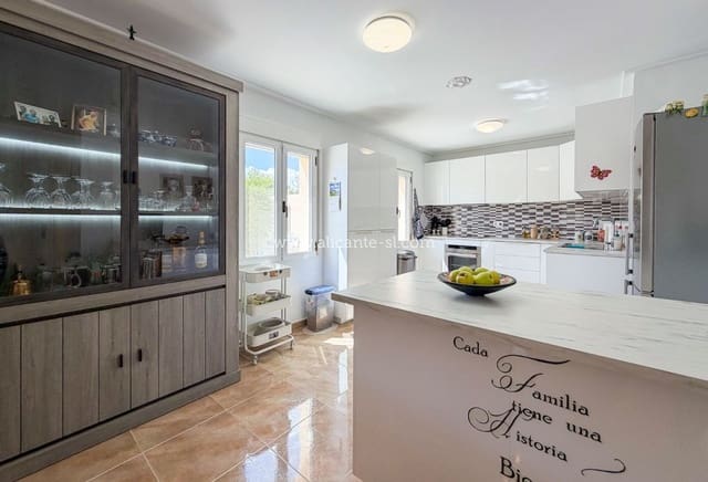 Chalet de 3 habitaciones en Hondón de las Nieves en venta con piscina garaje - 334.950 € (Ref: 10071019)