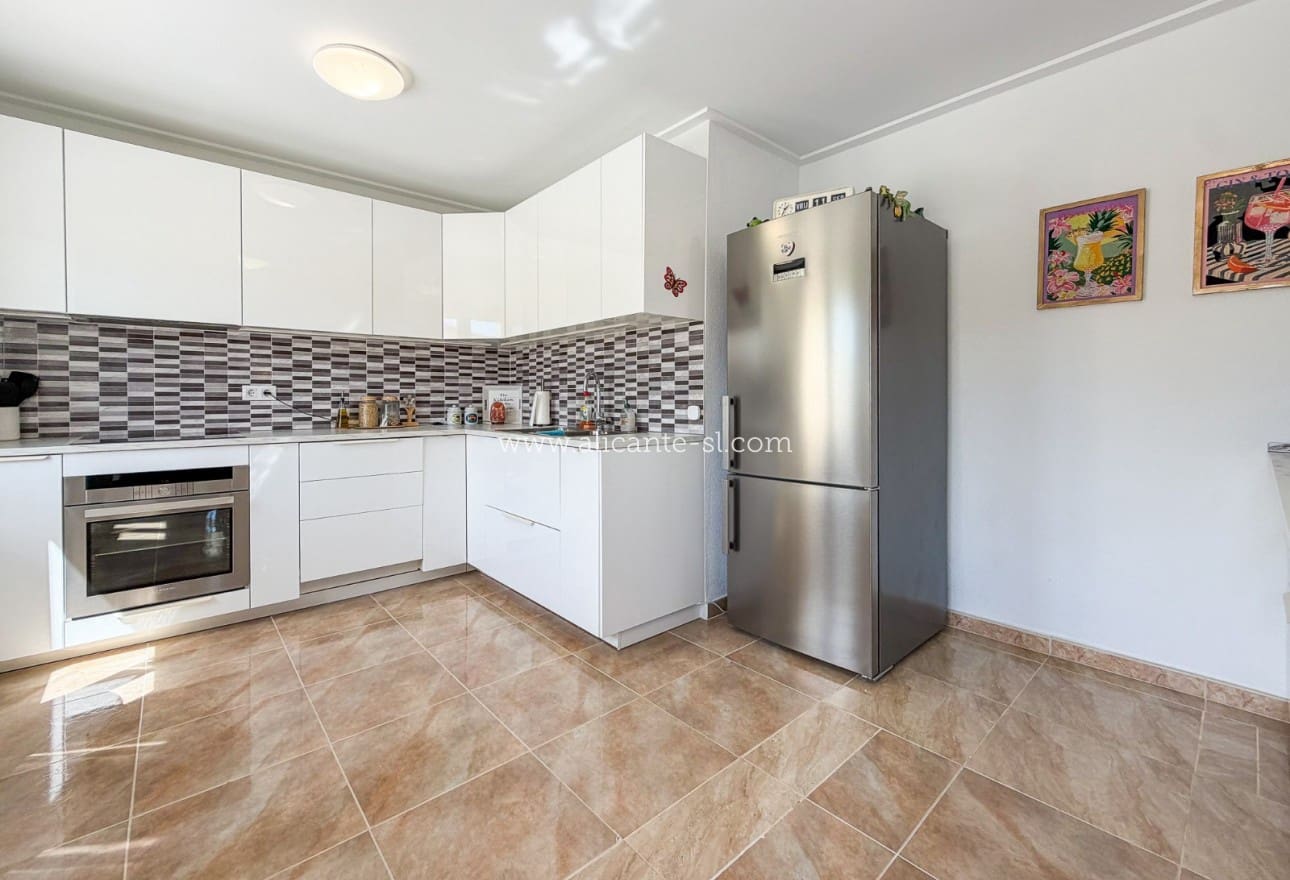 Chalet de 3 habitaciones en Hondón de las Nieves en venta con piscina garaje - 334.950 € (Ref: 10071019)