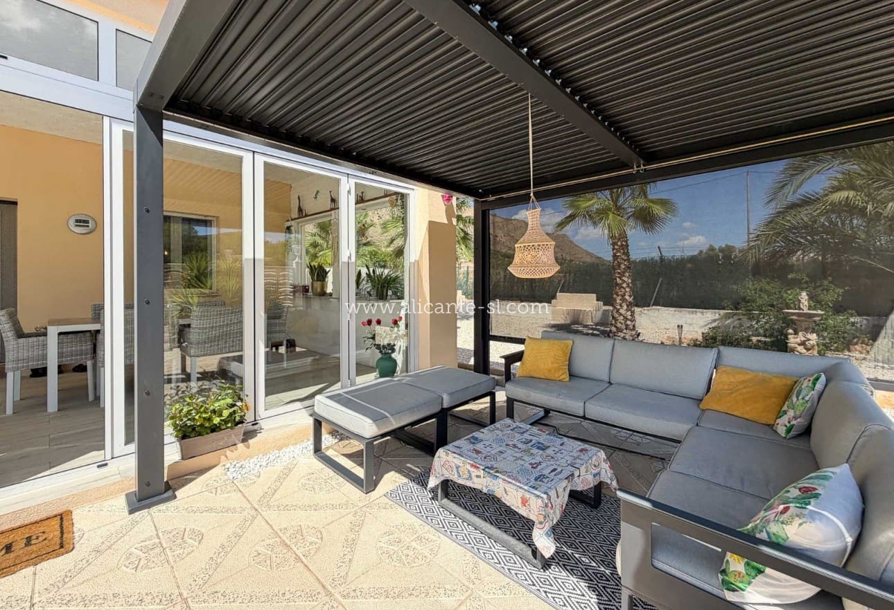 Chalet de 3 habitaciones en Hondón de las Nieves en venta con piscina garaje - 334.950 € (Ref: 10071019)
