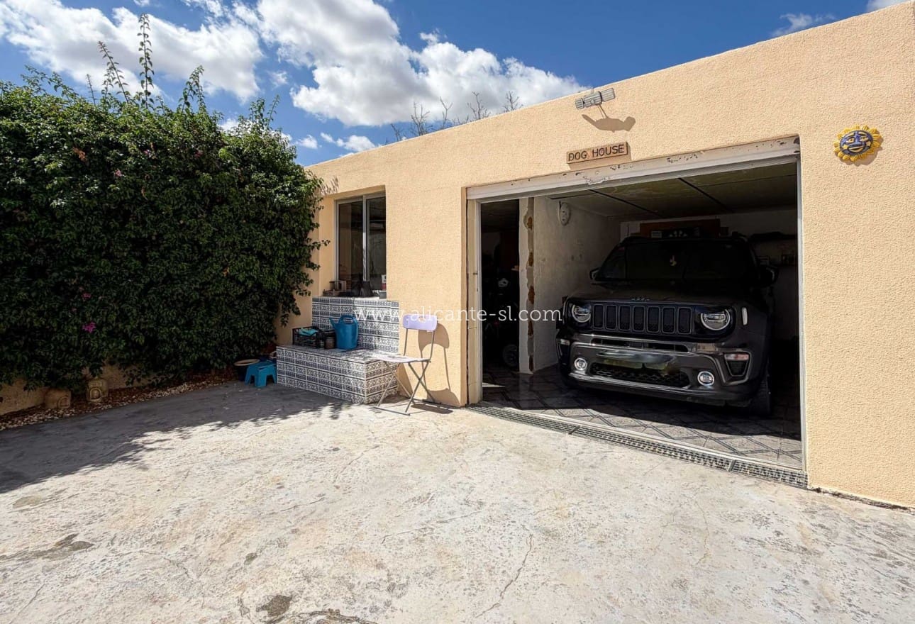 Chalet de 3 habitaciones en Hondón de las Nieves en venta con piscina garaje - 334.950 € (Ref: 10071019)