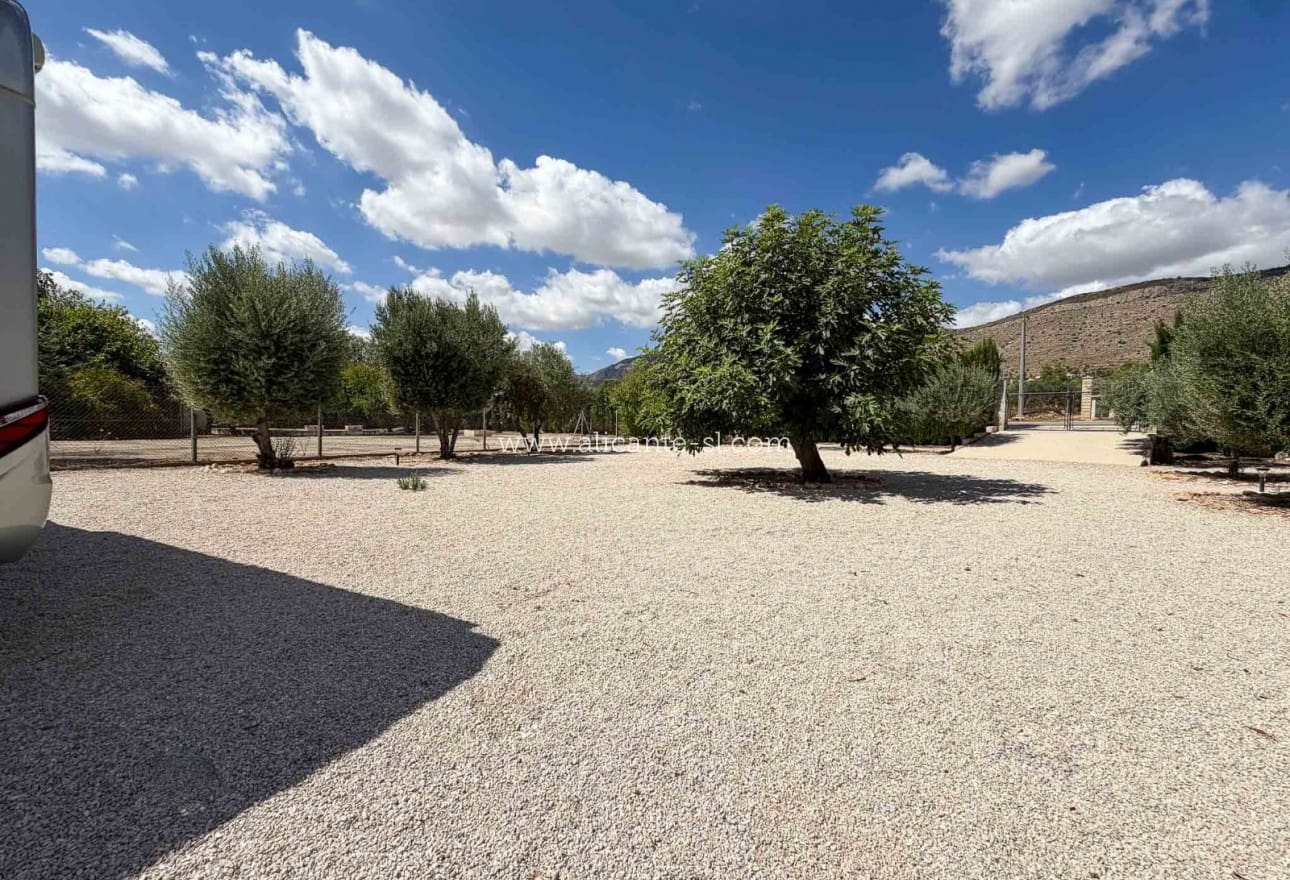 Chalet de 3 habitaciones en Hondón de las Nieves en venta con piscina garaje - 334.950 € (Ref: 10071019)
