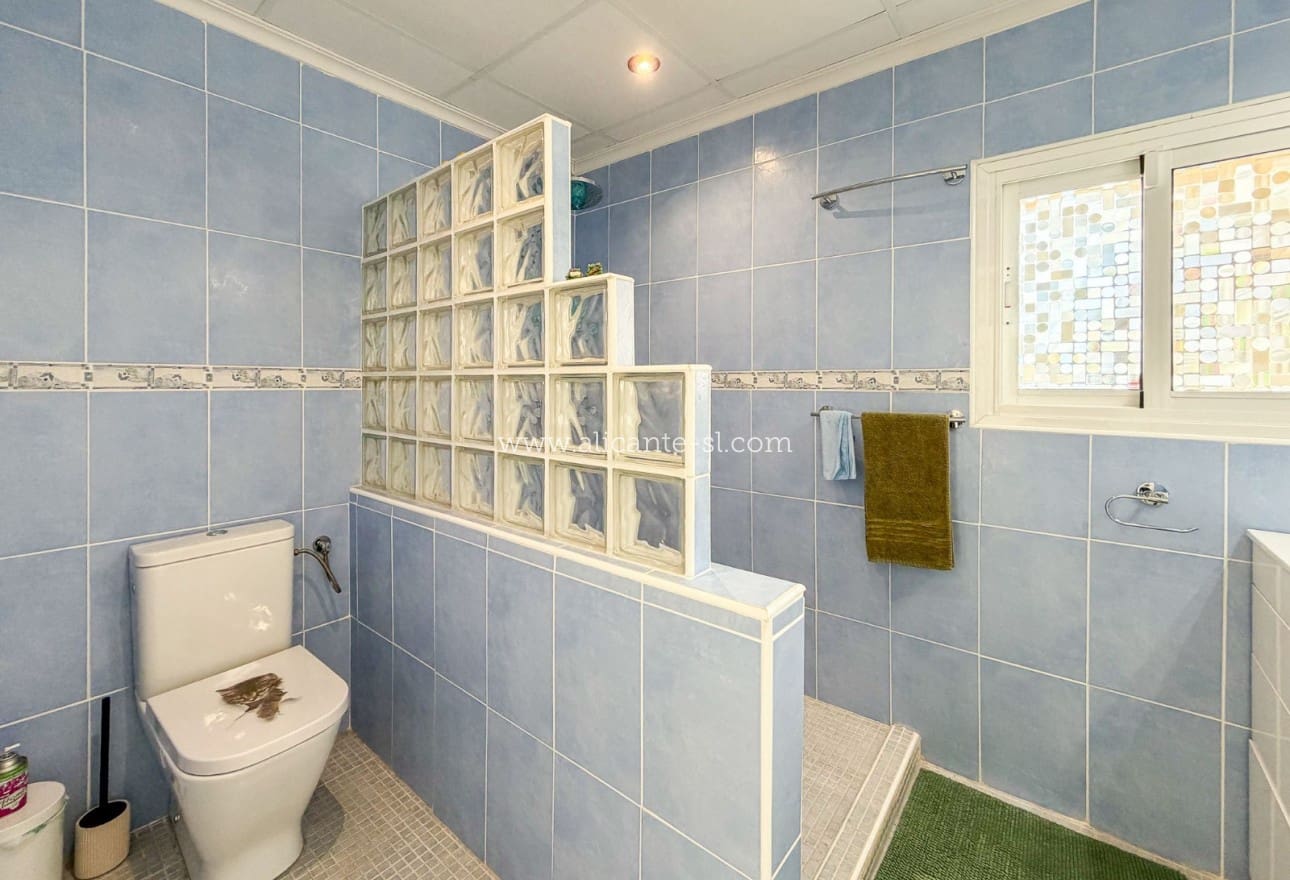Chalet de 3 habitaciones en Hondón de las Nieves en venta con piscina garaje - 334.950 € (Ref: 10071019)