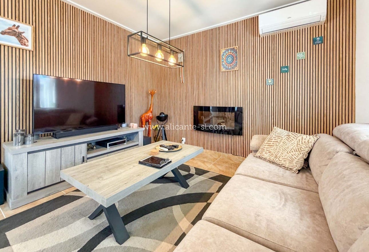Chalet de 3 habitaciones en Hondón de las Nieves en venta con piscina garaje - 334.950 € (Ref: 10071019)