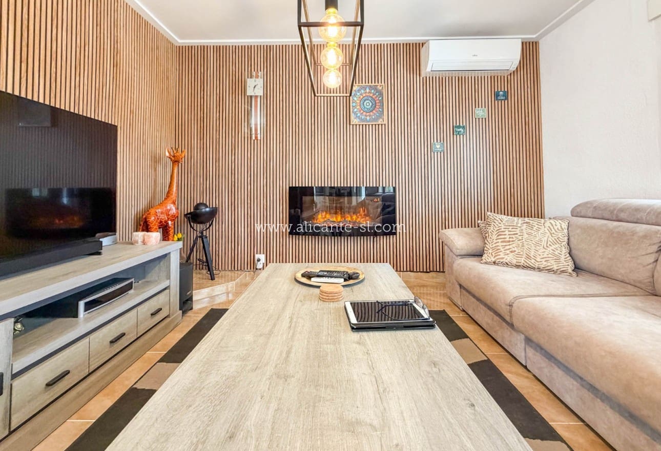 Chalet de 3 habitaciones en Hondón de las Nieves en venta con piscina garaje - 334.950 € (Ref: 10071019)