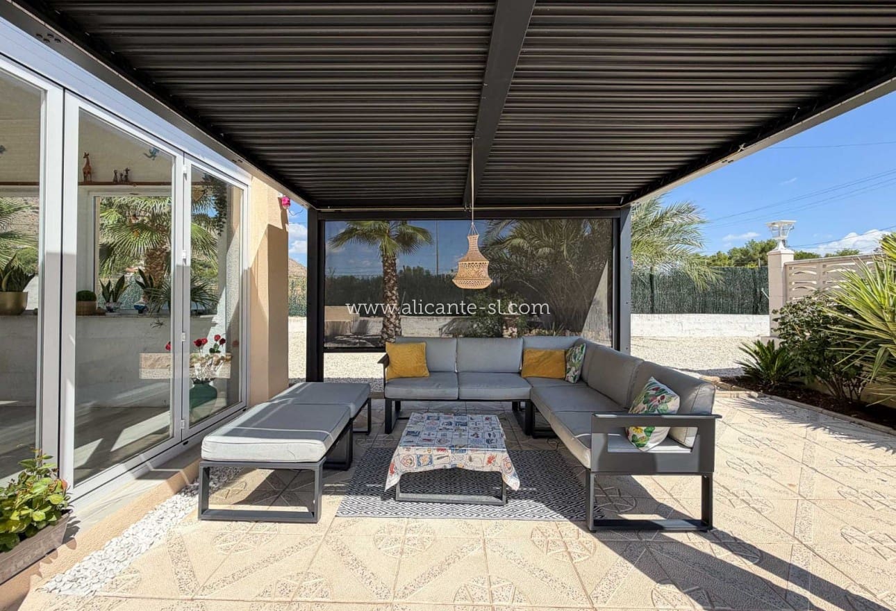Chalet de 3 habitaciones en Hondón de las Nieves en venta con piscina garaje - 334.950 € (Ref: 10071019)