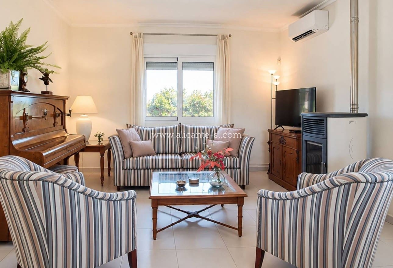 3 soverom Villa til salgs i Hondon de los Frailes med svømmebasseng garasje - € 359 950 (Ref: 10072869)