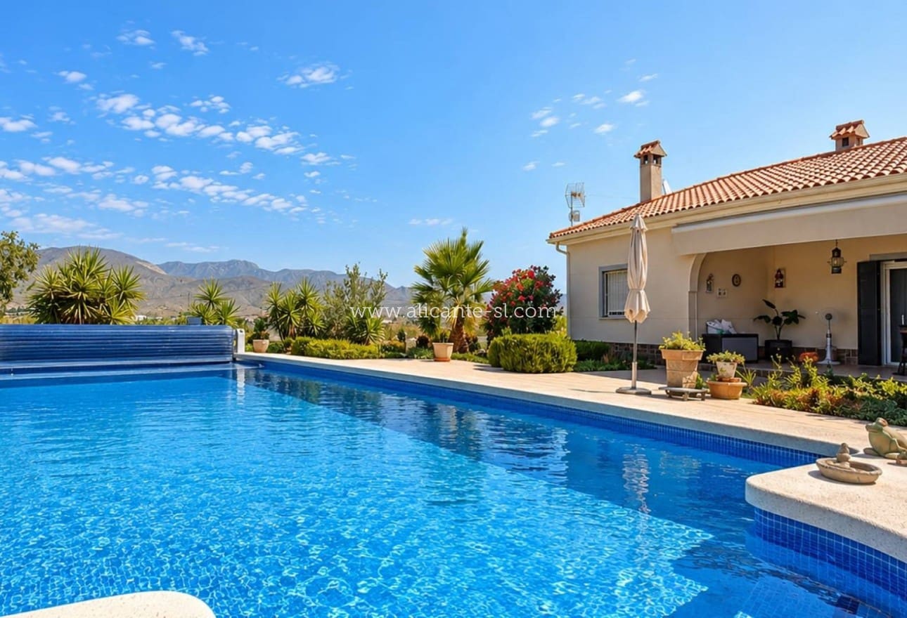 3 soverom Villa til salgs i Hondon de los Frailes med svømmebasseng garasje - € 359 950 (Ref: 10072869)