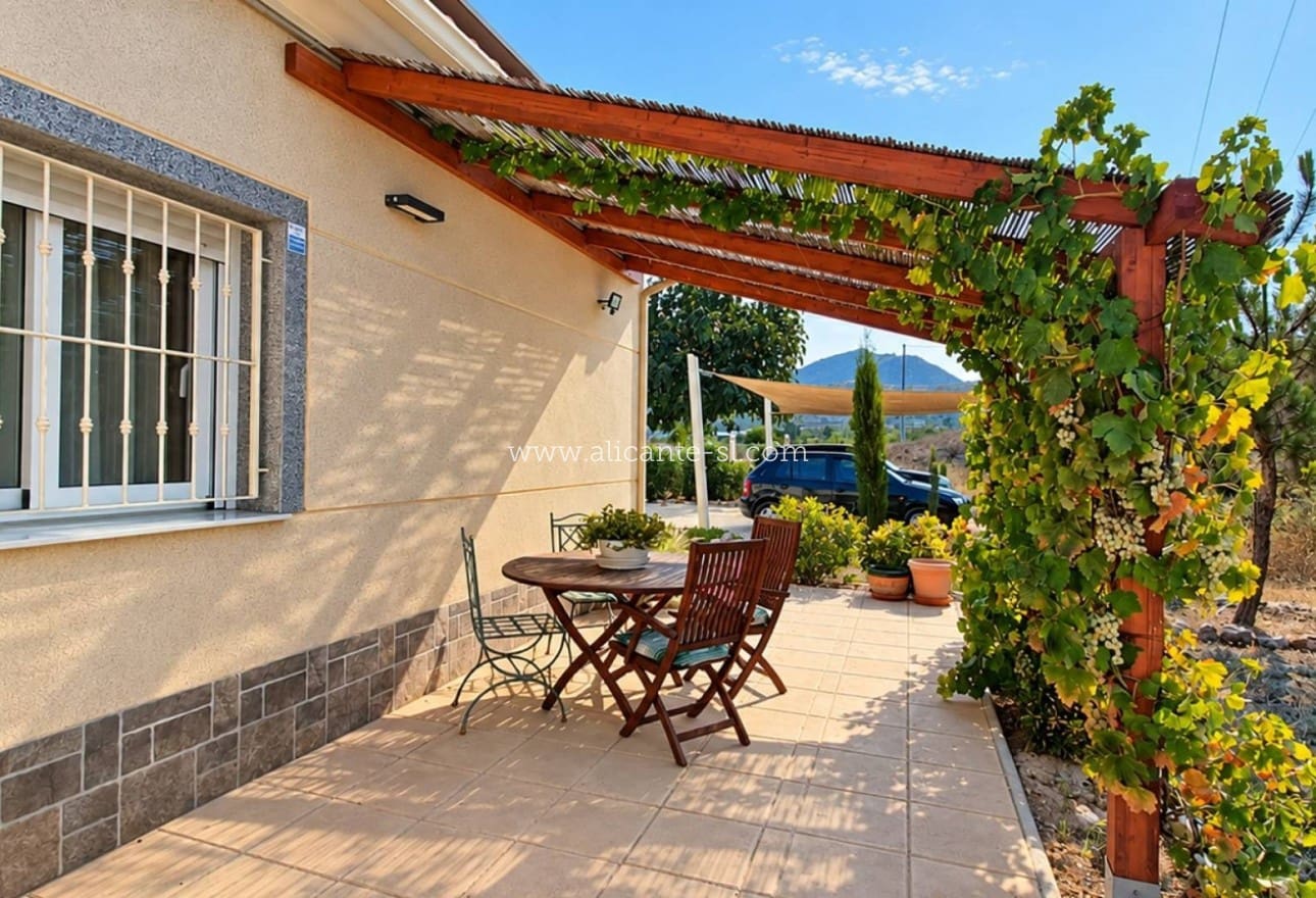 3 soverom Villa til salgs i Hondon de los Frailes med svømmebasseng garasje - € 359 950 (Ref: 10072869)