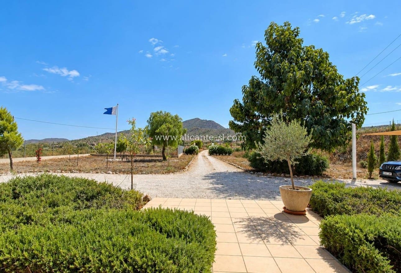 3 soverom Villa til salgs i Hondon de los Frailes med svømmebasseng garasje - € 359 950 (Ref: 10072869)