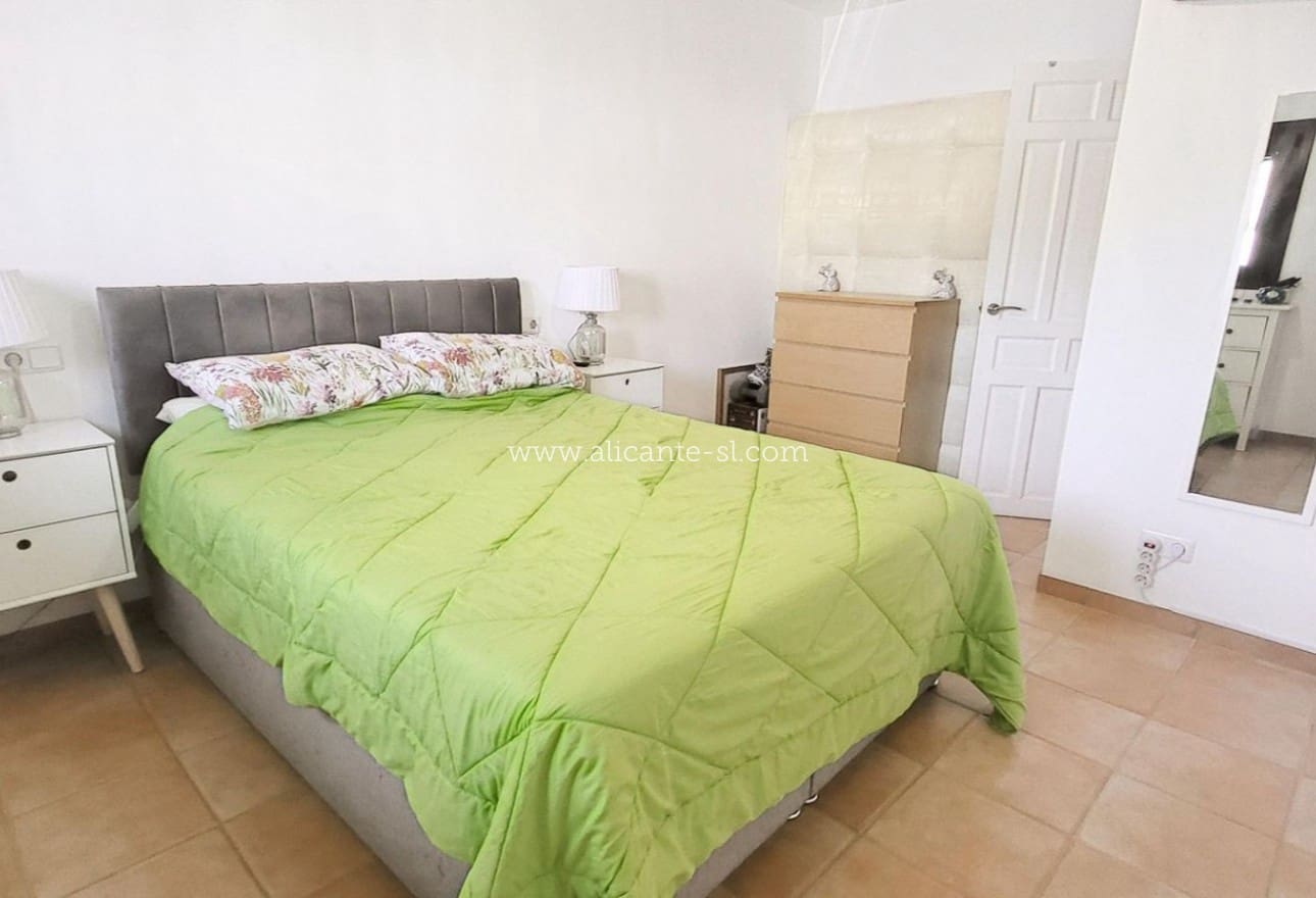 3 slaapkamer Villa te koop in Caudete met zwembad garage - € 229.950 (Ref: 10090995)