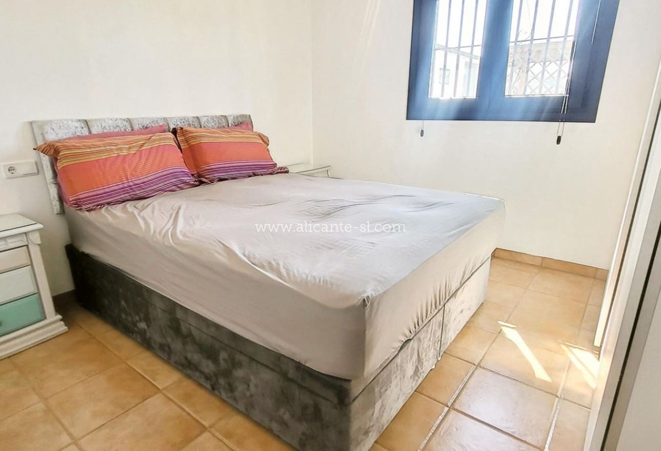 3 slaapkamer Villa te koop in Caudete met zwembad garage - € 229.950 (Ref: 10090995)