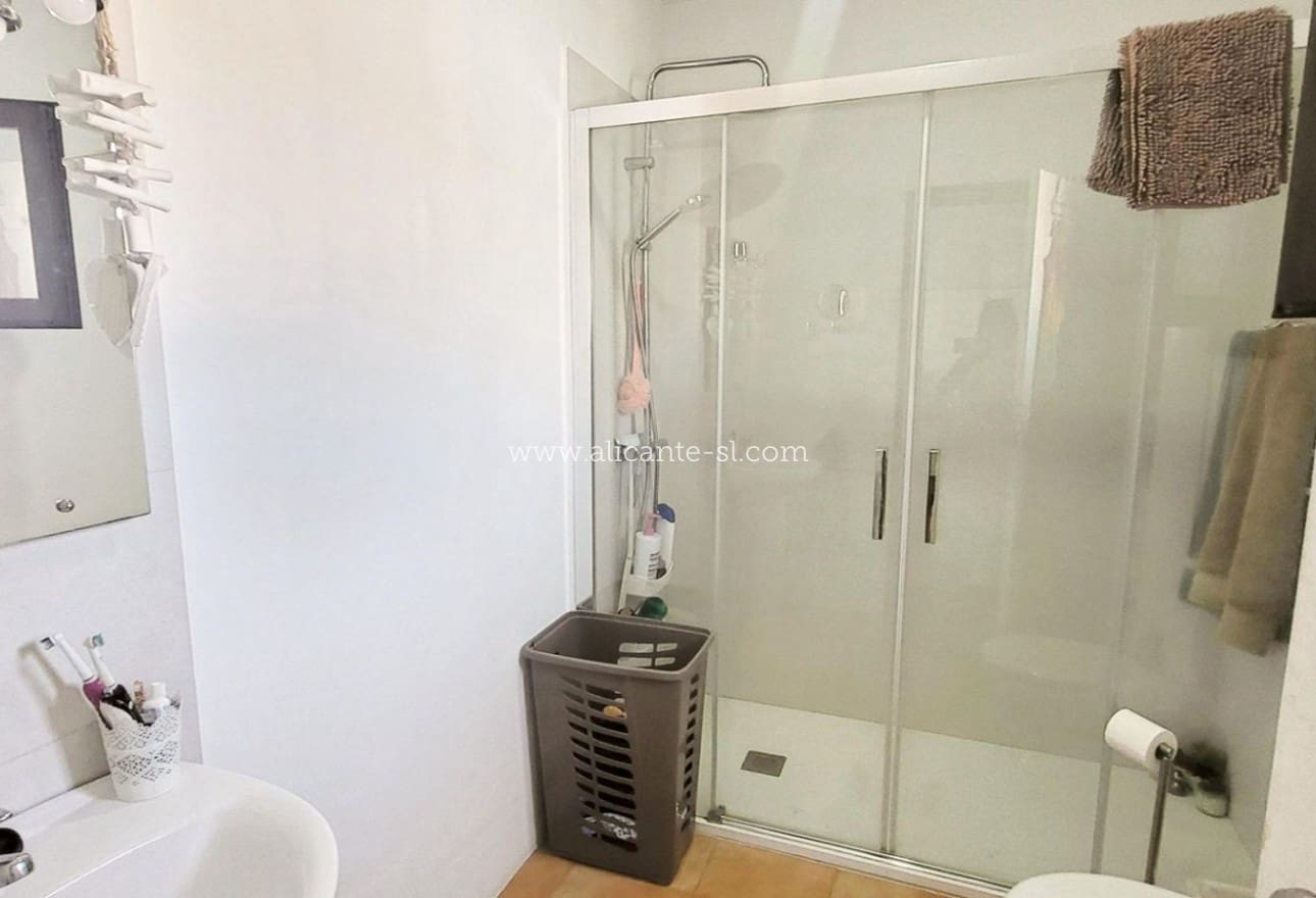 3 slaapkamer Villa te koop in Caudete met zwembad garage - € 229.950 (Ref: 10090995)