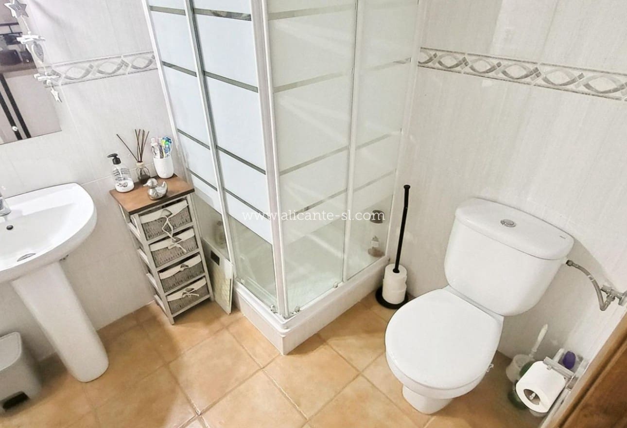 3 slaapkamer Villa te koop in Caudete met zwembad garage - € 229.950 (Ref: 10090995)