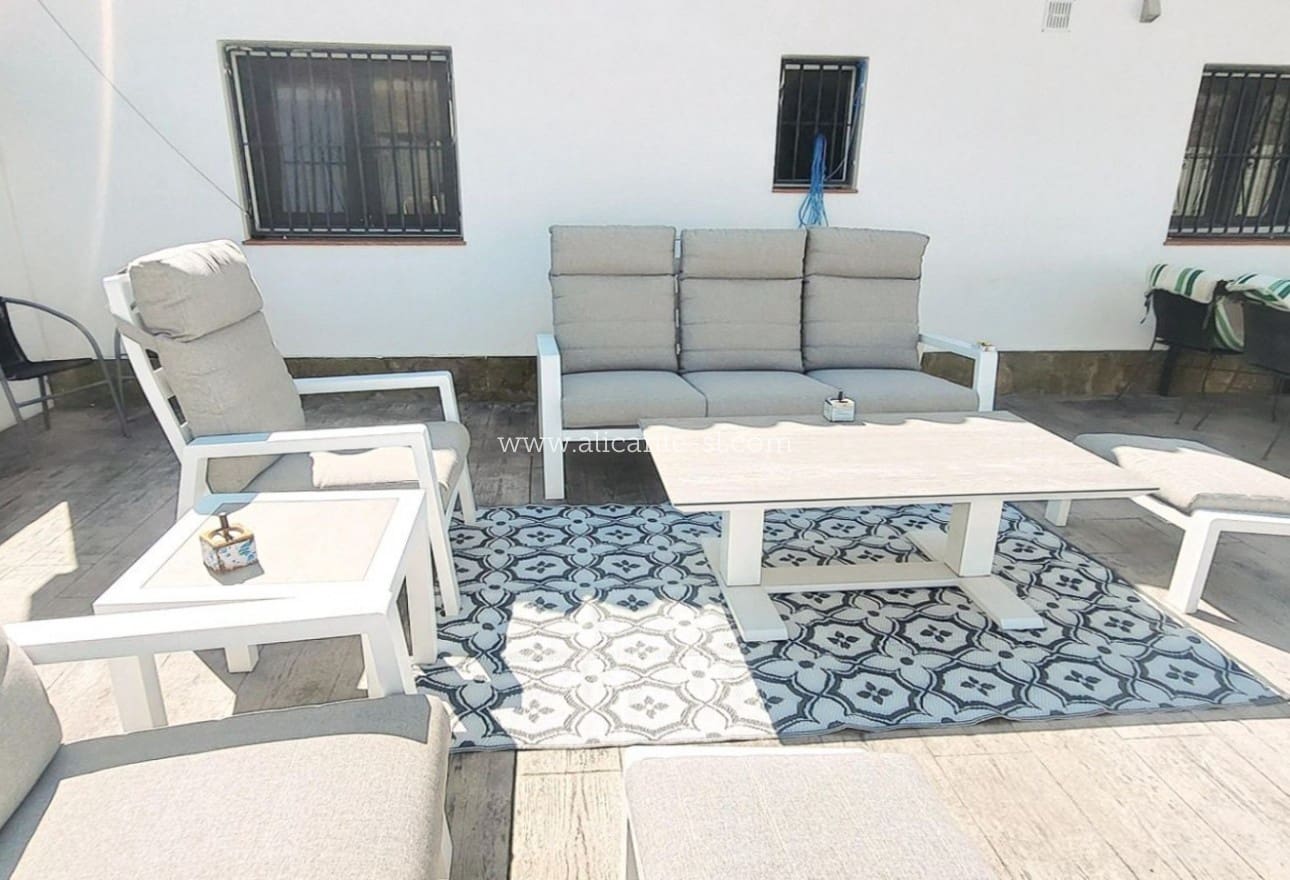 3 slaapkamer Villa te koop in Caudete met zwembad garage - € 229.950 (Ref: 10090995)