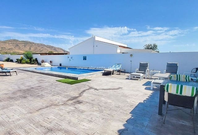 3 slaapkamer Villa te koop in Caudete met zwembad garage - € 229.950 (Ref: 10090995)