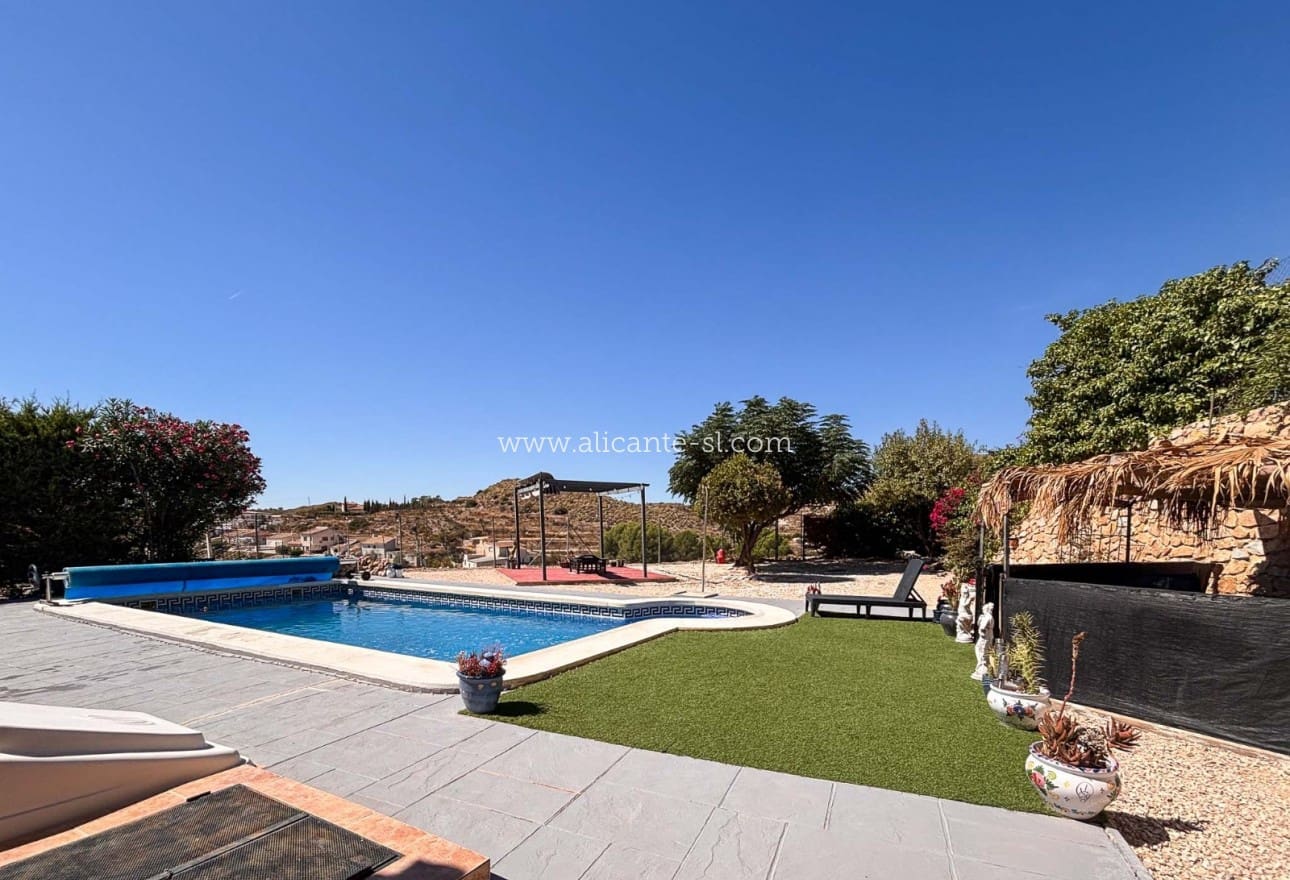 3 Zimmer Villa zu verkaufen in Fortuna mit Pool Garage - 235.000 € (Ref: 10099150)