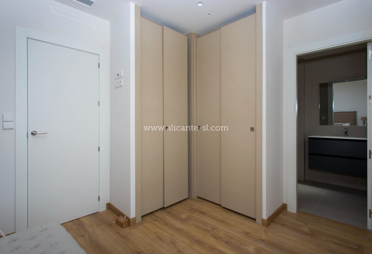3 bedroom Townhouse for sale in Monforte del Cid with pool garage - € 365,000 (Ref: 10111152)