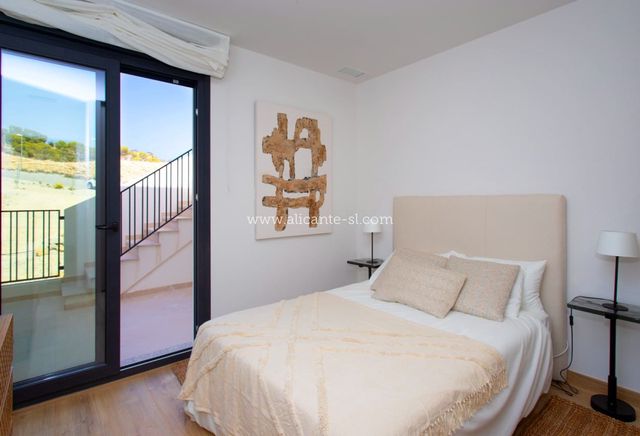 3 bedroom Townhouse for sale in Monforte del Cid with pool garage - € 365,000 (Ref: 10111152)