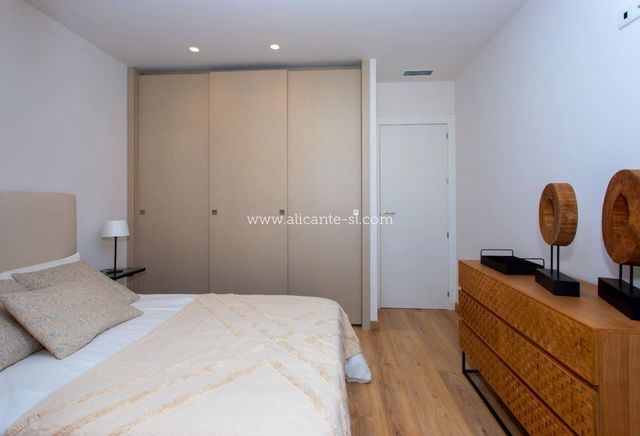3 bedroom Townhouse for sale in Monforte del Cid with pool garage - € 365,000 (Ref: 10111152)