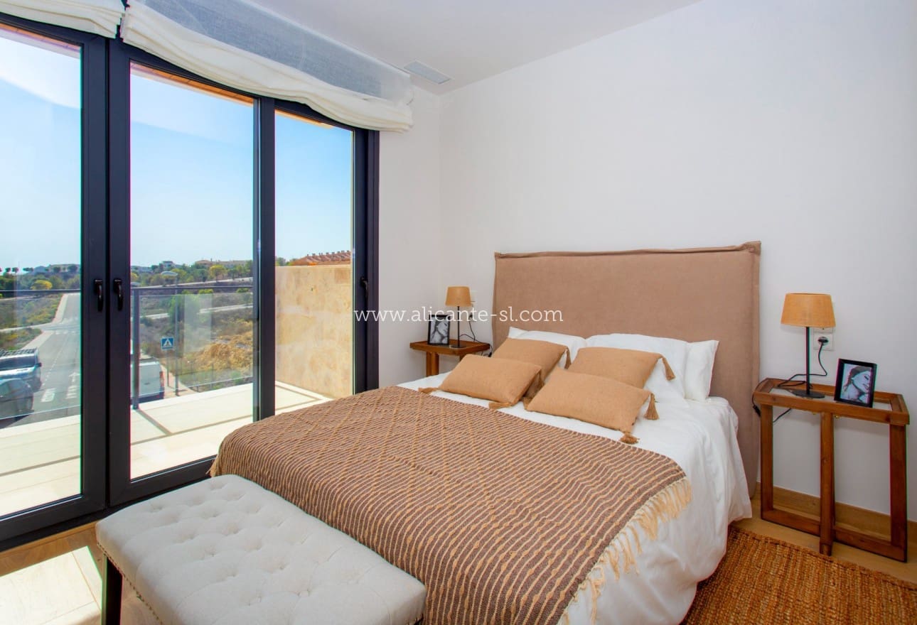 3 bedroom Townhouse for sale in Monforte del Cid with pool garage - € 365,000 (Ref: 10111152)