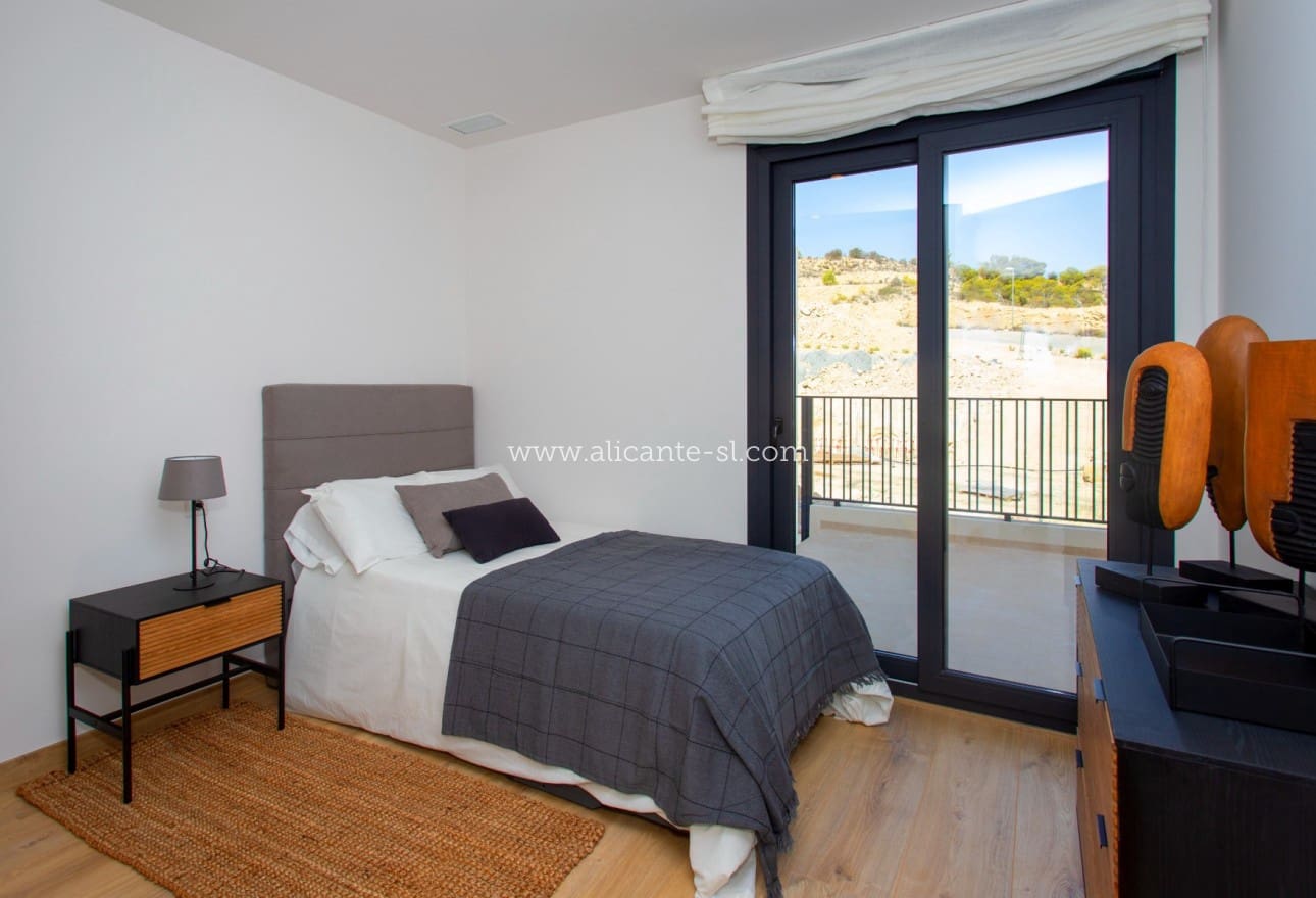 3 bedroom Townhouse for sale in Monforte del Cid with pool garage - € 365,000 (Ref: 10111152)