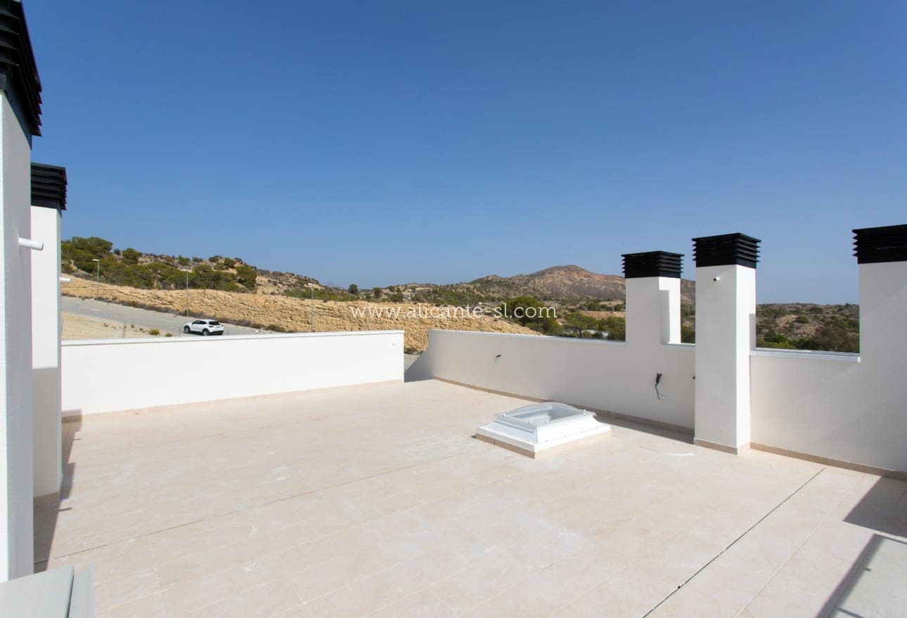 3 bedroom Townhouse for sale in Monforte del Cid with pool garage - € 365,000 (Ref: 10111152)