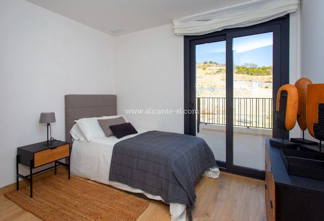 3 bedroom Townhouse for sale in Monforte del Cid with pool garage - € 365,000 (Ref: 10111152)