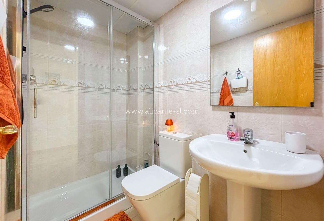 2 makuuhuone Huoneisto myytävänä paikassa Hondon de las Nieves - 99 950 € (Ref: 10132939)