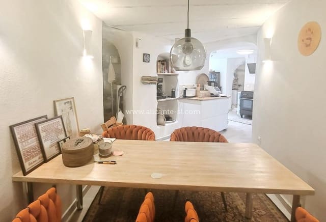 2 sypialnia Dom w skale na sprzedaż w La Romana z basenem garażem - 145 000 € (Ref: 10183492)