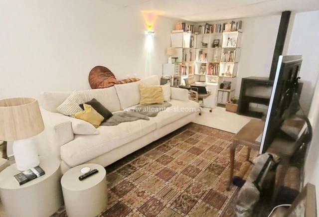 2 sypialnia Dom w skale na sprzedaż w La Romana z basenem garażem - 145 000 € (Ref: 10183492)
