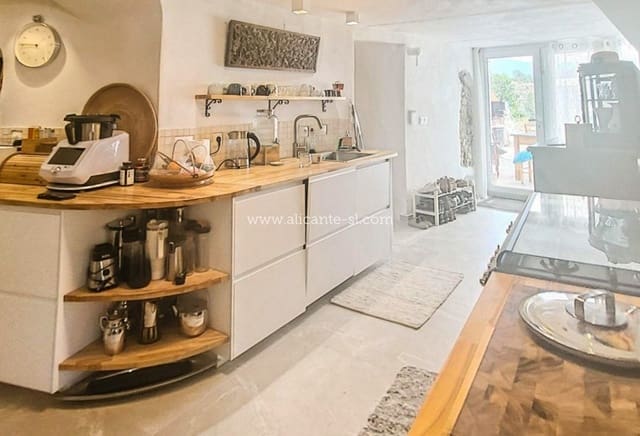 2 sypialnia Dom w skale na sprzedaż w La Romana z basenem garażem - 145 000 € (Ref: 10183492)