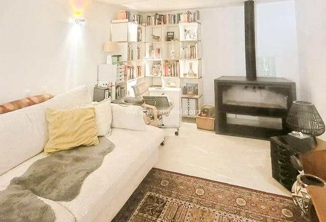 2 sypialnia Dom w skale na sprzedaż w La Romana z basenem garażem - 145 000 € (Ref: 10183492)