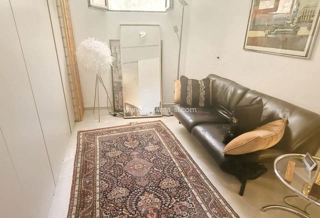 2 sypialnia Dom w skale na sprzedaż w La Romana z basenem garażem - 145 000 € (Ref: 10183492)
