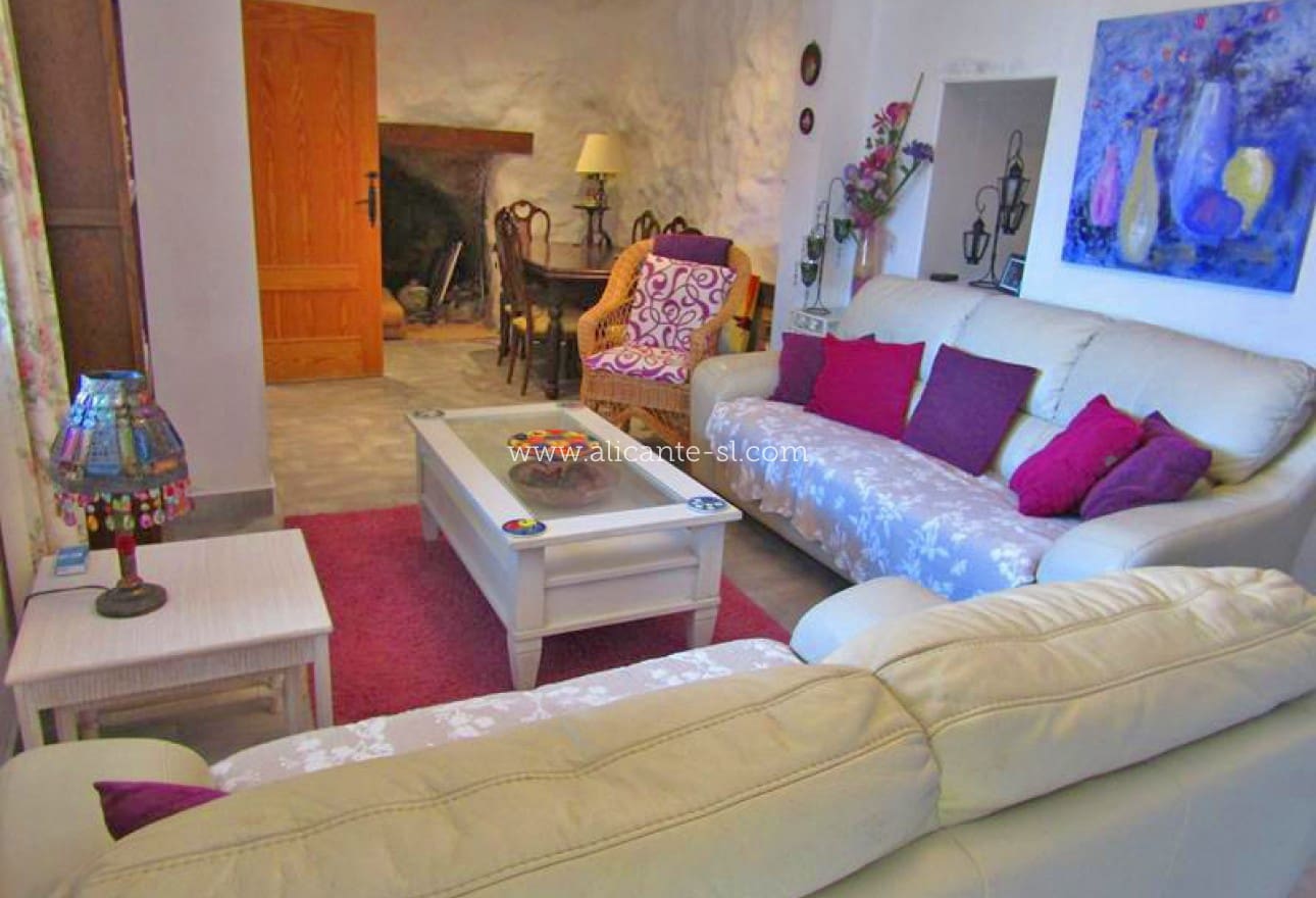 3 soveværelse Hulehus til salg i La Romana - € 99.950 (Ref: 6838447)