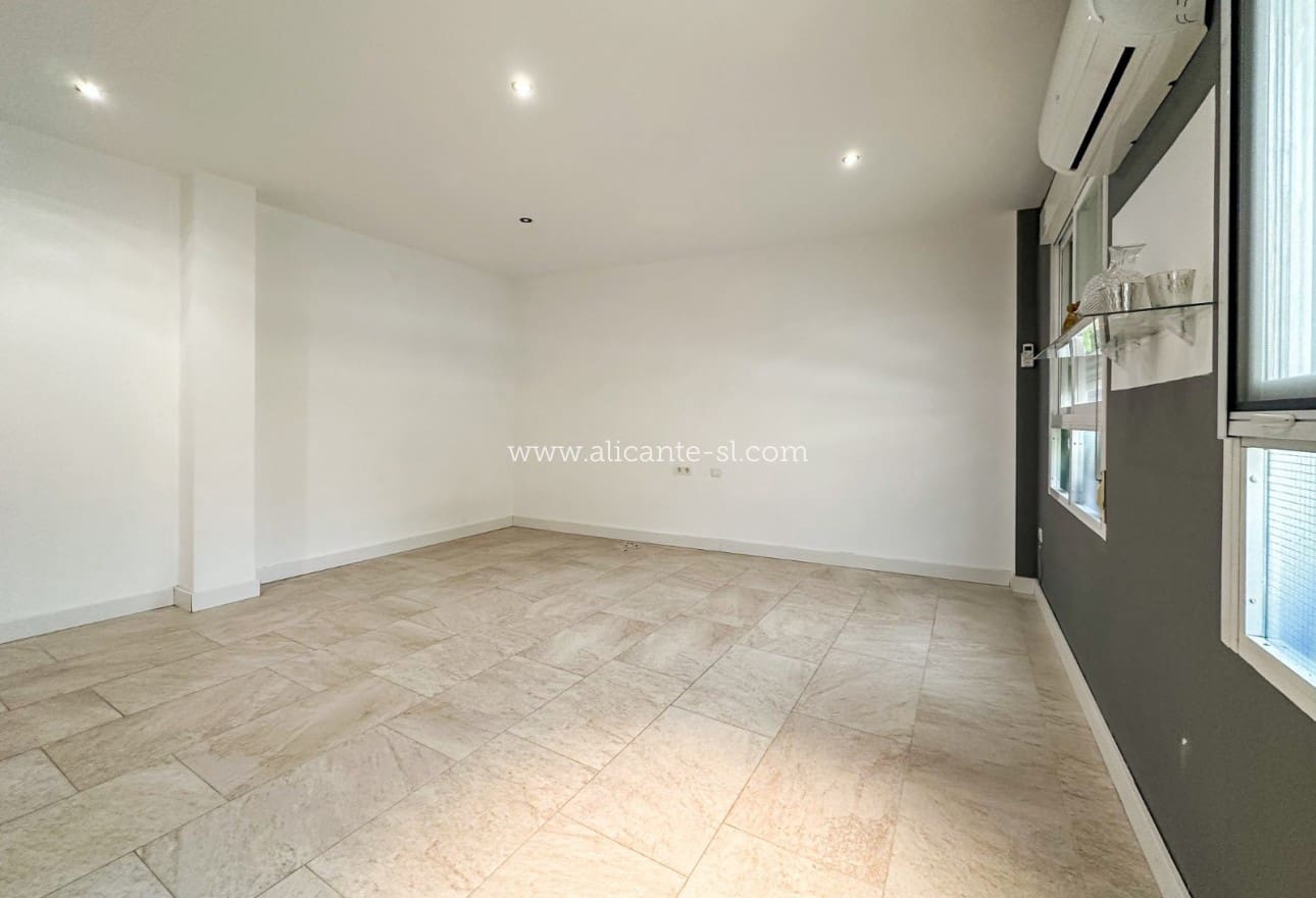 3 soveværelse Byhus til salg i Hondon de las Nieves med garage - € 129.950 (Ref: 8287220)