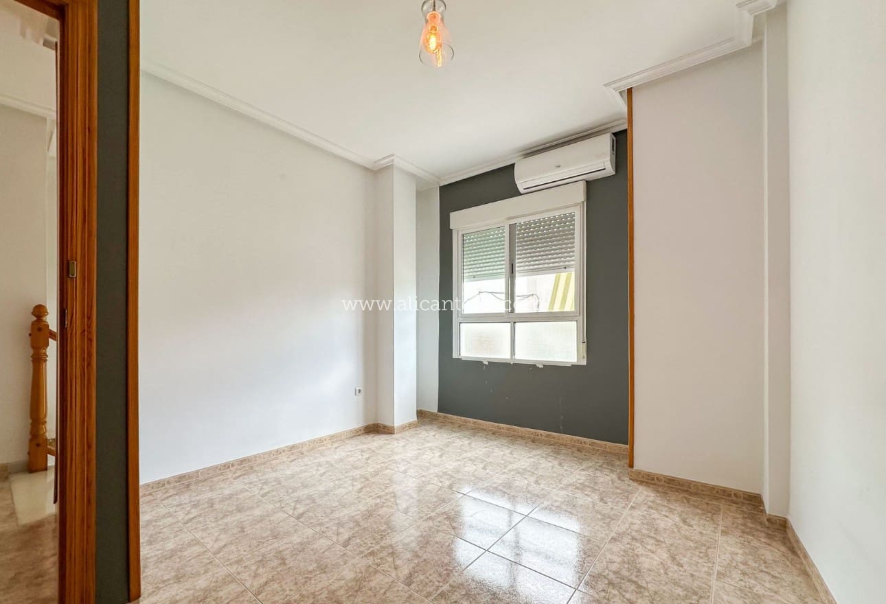 3 soveværelse Byhus til salg i Hondon de las Nieves med garage - € 129.950 (Ref: 8287220)