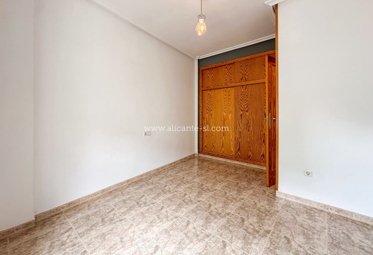 3 soveværelse Byhus til salg i Hondon de las Nieves med garage - € 129.950 (Ref: 8287220)