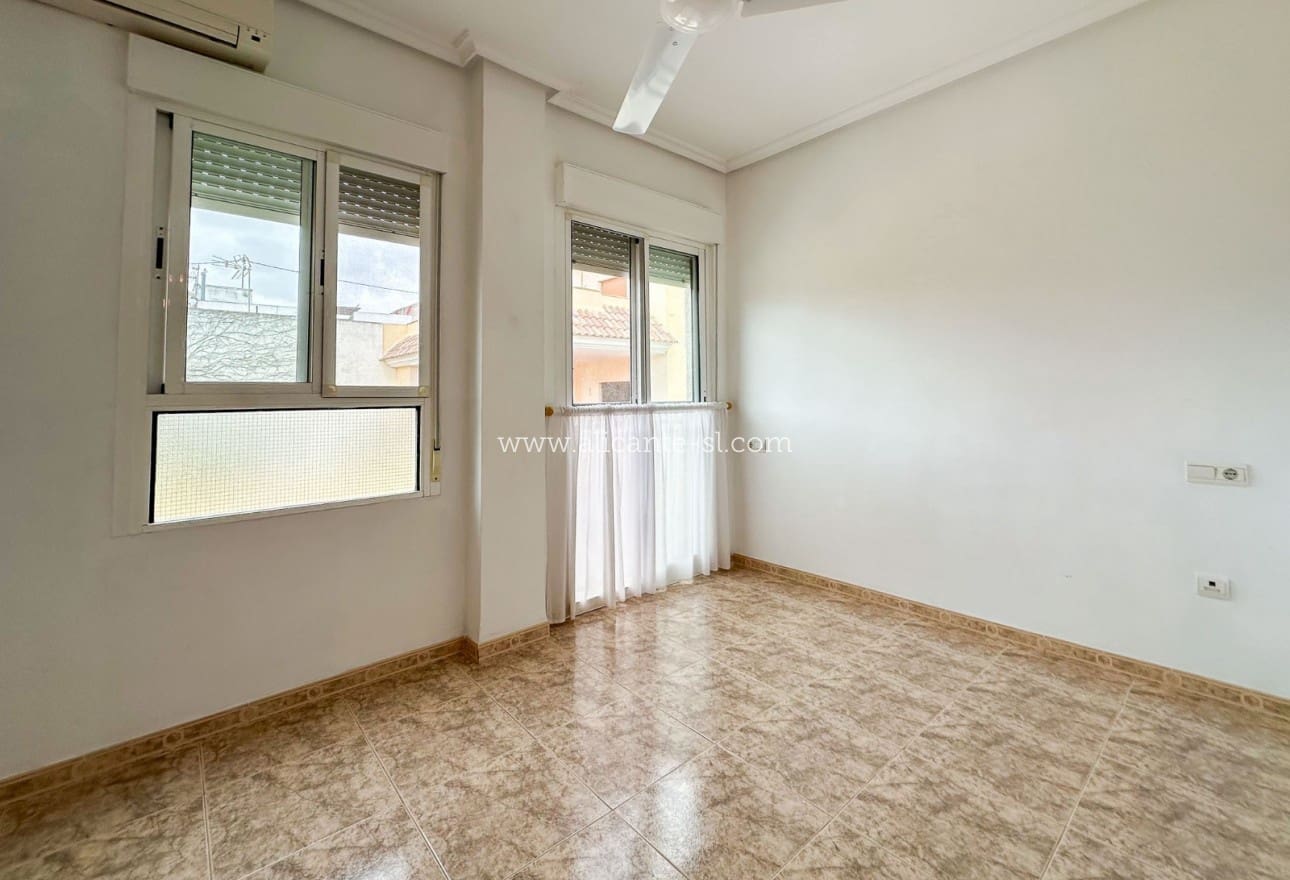 3 soveværelse Byhus til salg i Hondon de las Nieves med garage - € 129.950 (Ref: 8287220)