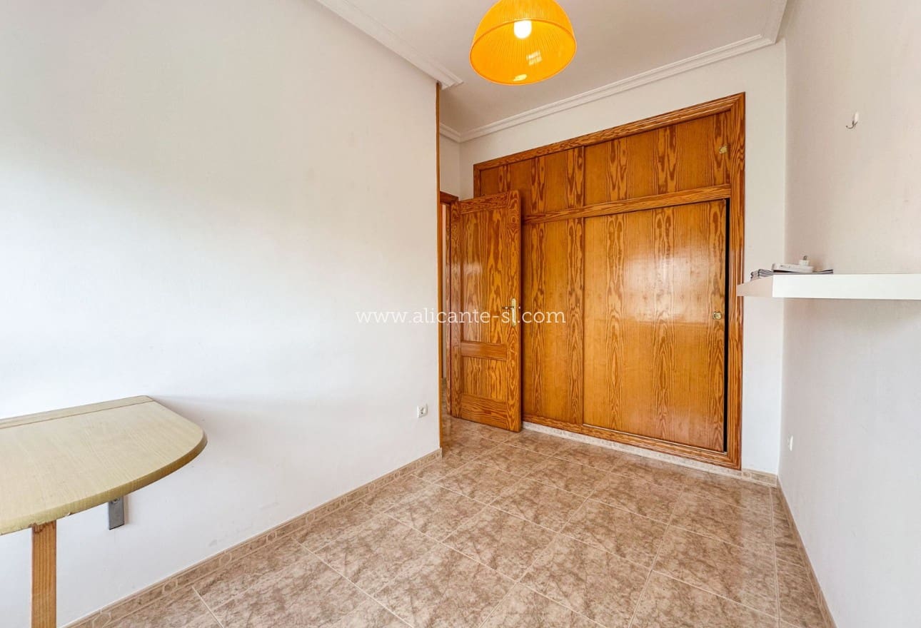 3 soveværelse Byhus til salg i Hondon de las Nieves med garage - € 129.950 (Ref: 8287220)