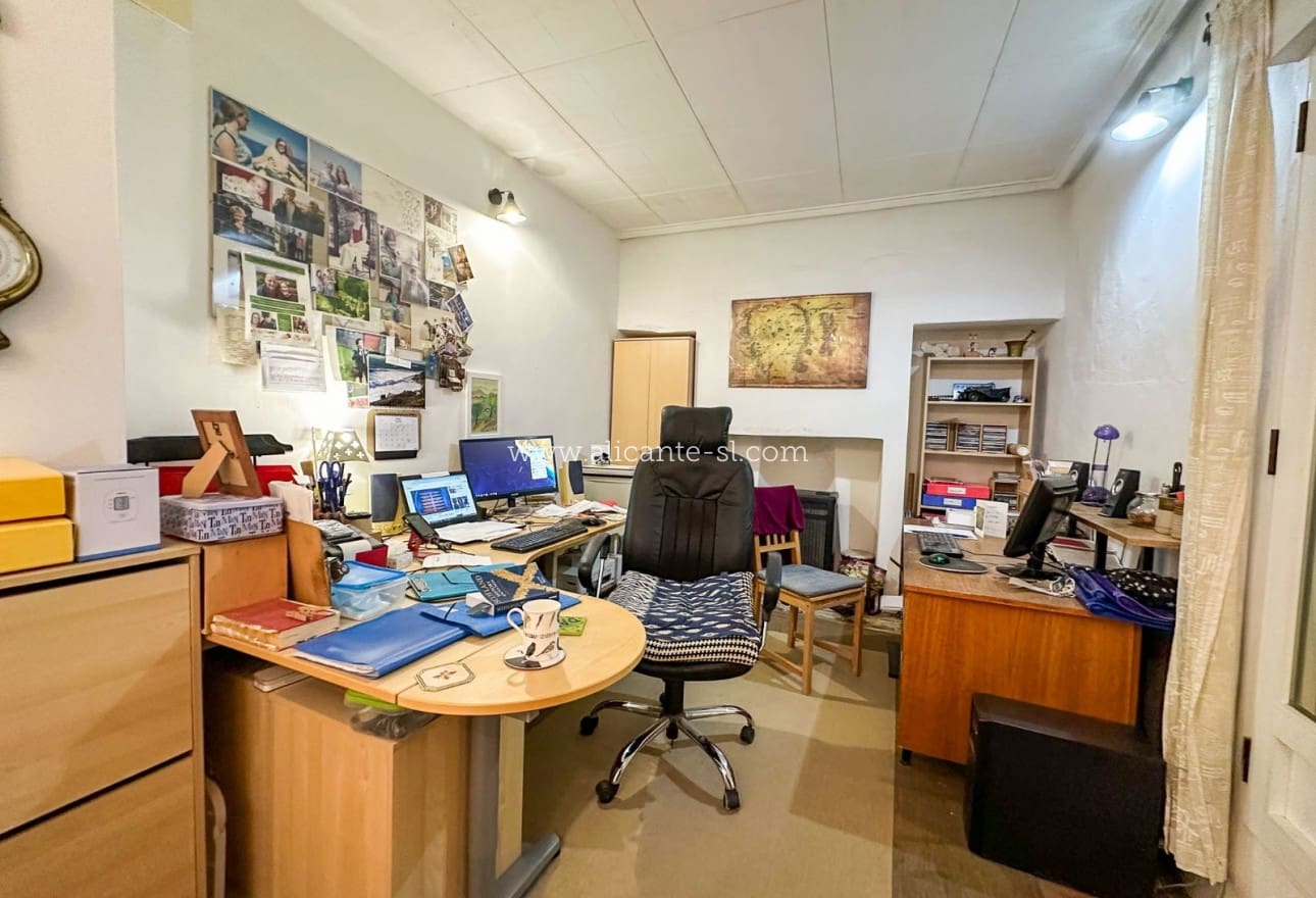 4 sovrum Finca/Hus på landet till salu i La Romana med pool - 199 000 € (Ref: 8327066)